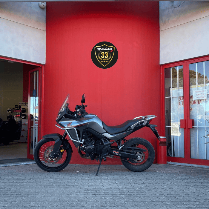 https://motodiana.com//public/uploads/17%2626_MotosUsadas/Elementos_Graficos/BD-84-DVHONDATRANSALP750/04.png