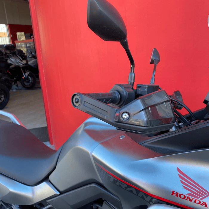 https://motodiana.com//public/uploads/17%2626_MotosUsadas/Elementos_Graficos/BD-84-DVHONDATRANSALP750/07.png