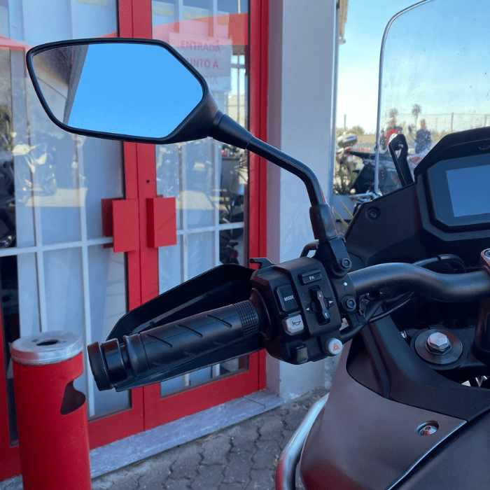 https://motodiana.com//public/uploads/17%2626_MotosUsadas/Elementos_Graficos/BD-84-DVHONDATRANSALP750/08.png