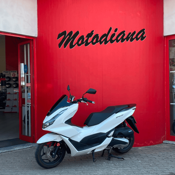 https://motodiana.com//public/uploads/17%2626_MotosUsadas/Elementos_Graficos/BE-72-HZHONDAPCX125/01.png