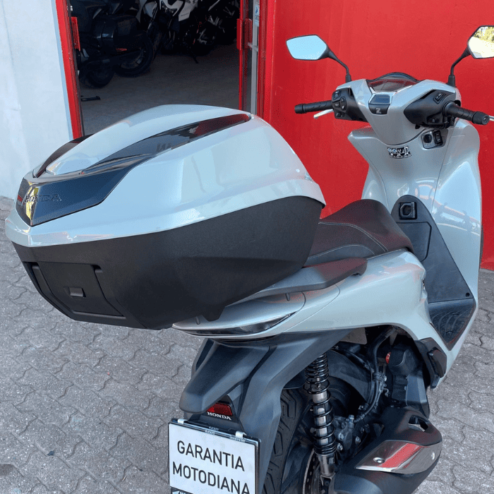 https://motodiana.com//public/uploads/17%2626_MotosUsadas/Elementos_Graficos/BH-12-II%20HONDASH125SMARTTOPBOX/09.png