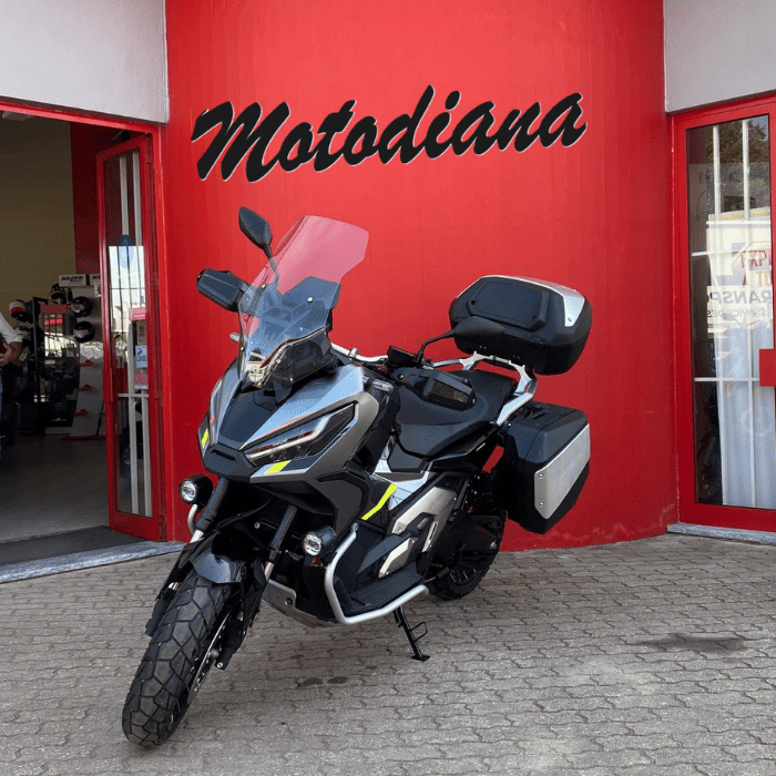 https://motodiana.com//public/uploads/17%2626_MotosUsadas/Elementos_Graficos/BI-31-FZHONDAX-ADV750/01.png