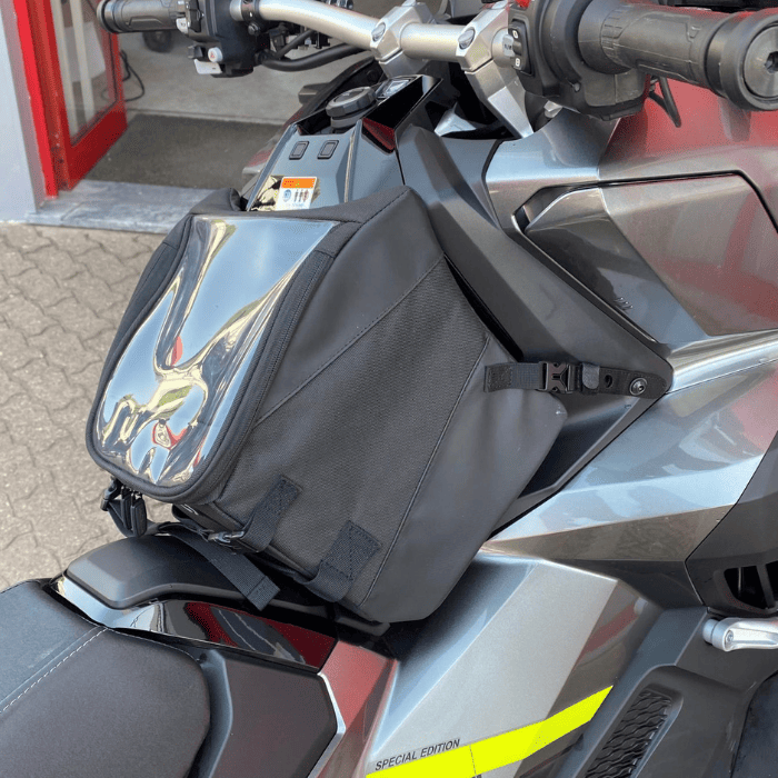 https://motodiana.com//public/uploads/17%2626_MotosUsadas/Elementos_Graficos/BI-31-FZHONDAX-ADV750/05.png