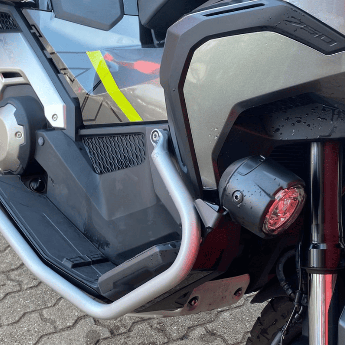 https://motodiana.com//public/uploads/17%2626_MotosUsadas/Elementos_Graficos/BI-31-FZHONDAX-ADV750/07.png