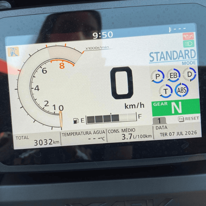 https://motodiana.com//public/uploads/17%2626_MotosUsadas/Elementos_Graficos/BI-31-FZHONDAX-ADV750/11.png