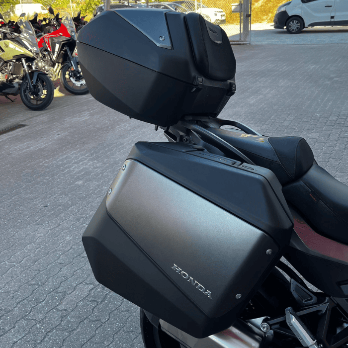 https://motodiana.com//public/uploads/17%2626_MotosUsadas/Elementos_Graficos/BL-06-CP-HONDA-NT1100%20DCT/10.png