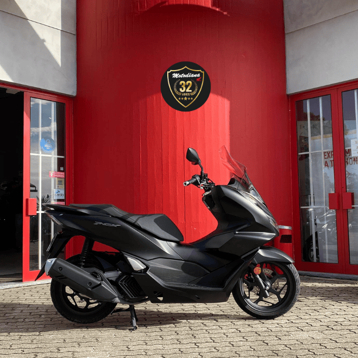 https://motodiana.com//public/uploads/17%2626_MotosUsadas/Elementos_Graficos/BN-61-LTHONDAPCX125COM%20GARANTIA/04.png