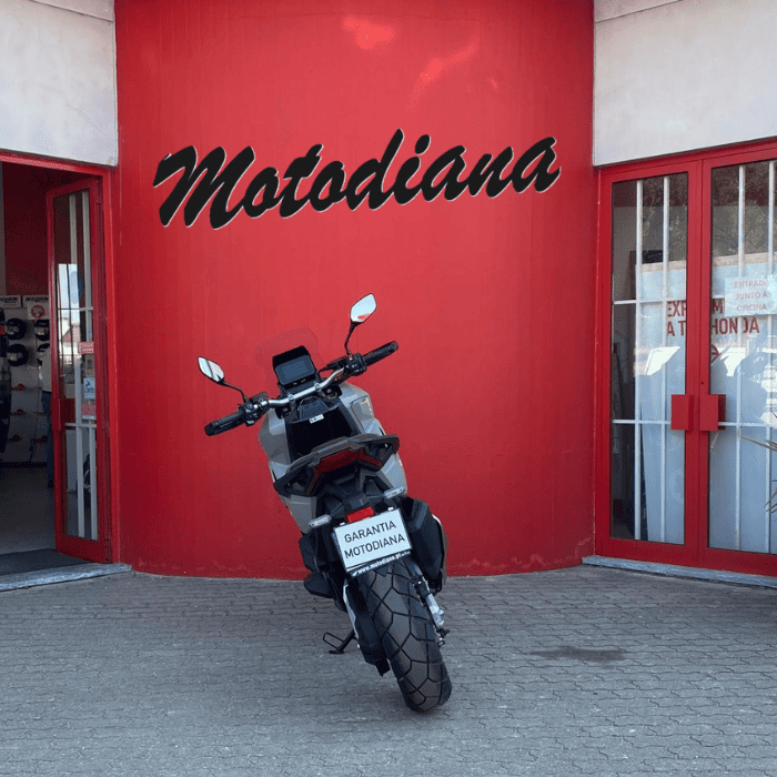 https://motodiana.com//public/uploads/17%2626_MotosUsadas/Elementos_Graficos/BP-21-EXHONDAX-ADV750SE/04.png