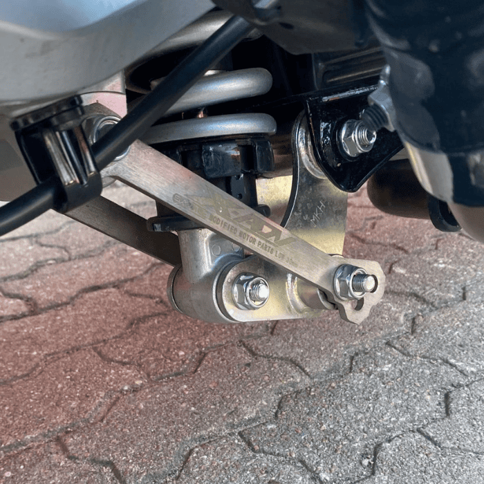 https://motodiana.com//public/uploads/17%2626_MotosUsadas/Elementos_Graficos/BP-21-EXHONDAX-ADV750SE/10.png