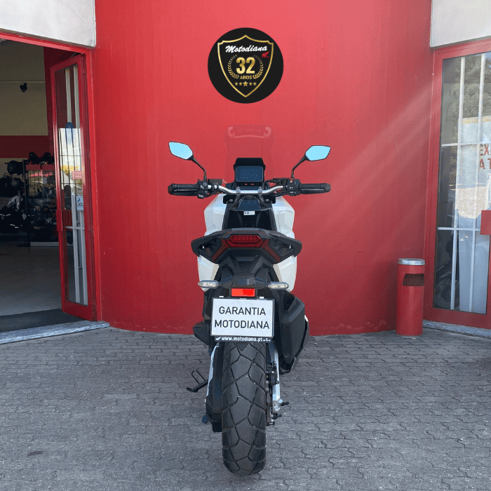 https://motodiana.com//public/uploads/17%2626_MotosUsadas/Elementos_Graficos/BP-38-GDHONDAX%20ADV750/04.png