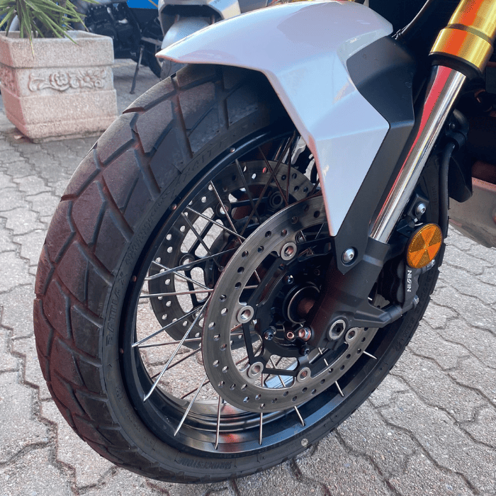https://motodiana.com//public/uploads/17%2626_MotosUsadas/Elementos_Graficos/BP-38-GDHONDAX%20ADV750/06.png