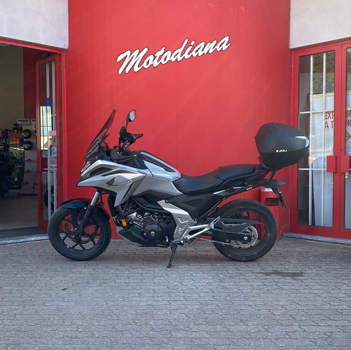 https://motodiana.com//public/uploads/17%2626_MotosUsadas/Elementos_Graficos/BQ-41-EJHONDANC750X/04.jpg