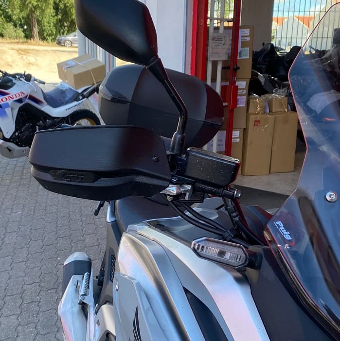 https://motodiana.com//public/uploads/17%2626_MotosUsadas/Elementos_Graficos/BQ-41-EJHONDANC750X/09.jpg