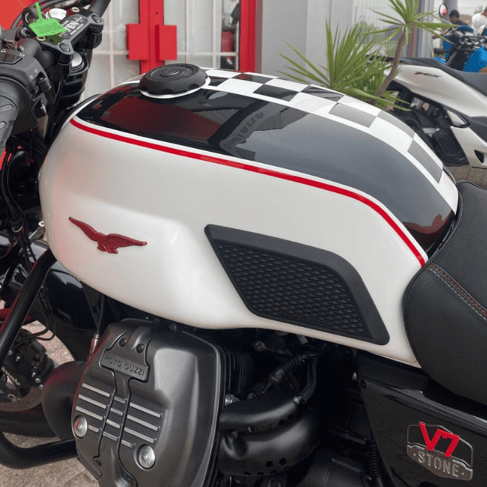 https://motodiana.com//public/uploads/17%2626_MotosUsadas/Elementos_Graficos/BT-14-VZMOTOGUZZIV7STONETEEN/10.png