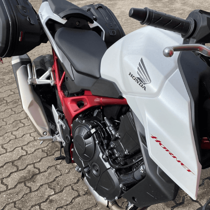 https://motodiana.com//public/uploads/17%2626_MotosUsadas/Elementos_Graficos/BX-08-BMHONDAHORNET750/07.png