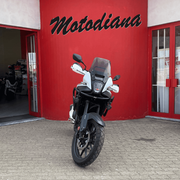 https://motodiana.com//public/uploads/17%2626_MotosUsadas/Elementos_Graficos/BX-95-TAHONDANX500Garantia/02.png