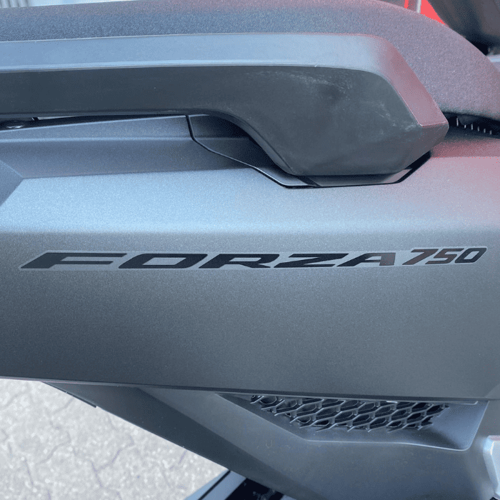 https://motodiana.com//public/uploads/17%2626_MotosUsadas/Elementos_Graficos/CH-24-PQHONDAFORZA750/09.png