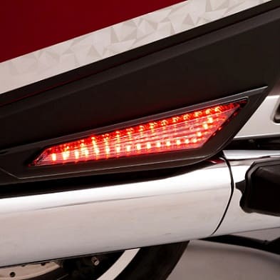 MGS 48021  LUZES PARA MALAS LATERAIS PRETAS