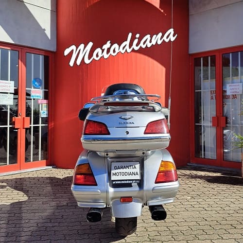 https://motodiana.com//public/uploads/Motos%20Usadas/Elementos_Graficos/06_AB_13_GL1800_CINZENTA/20250128_120149.jpg