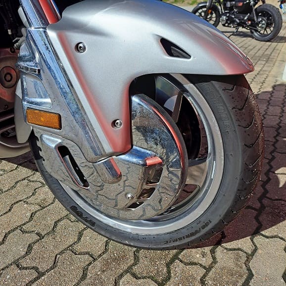 https://motodiana.com//public/uploads/Motos%20Usadas/Elementos_Graficos/06_AB_13_GL1800_CINZENTA/20250128_120242.jpg