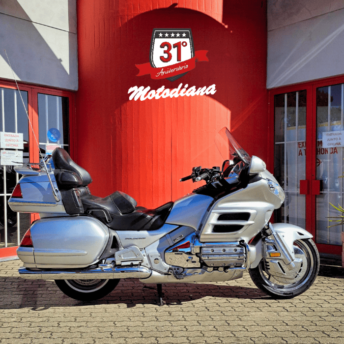 https://motodiana.com//public/uploads/Motos%20Usadas/Elementos_Graficos/06_AB_13_GL1800_CINZENTA/3.png