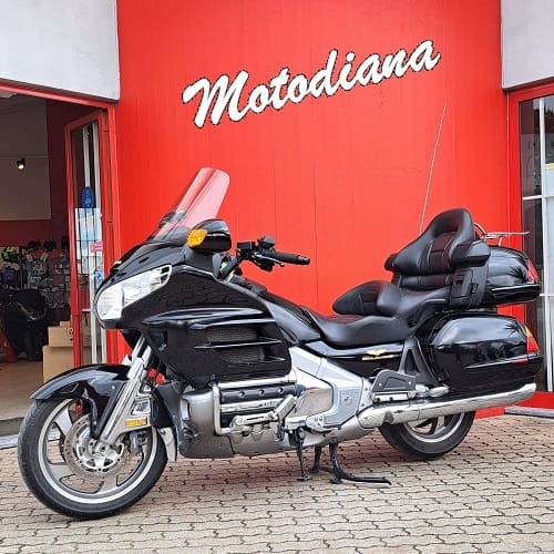 https://motodiana.com//public/uploads/Motos%20Usadas/Elementos_Graficos/16_10_RO_GL1800_PRETO/20250110_145306.jpg