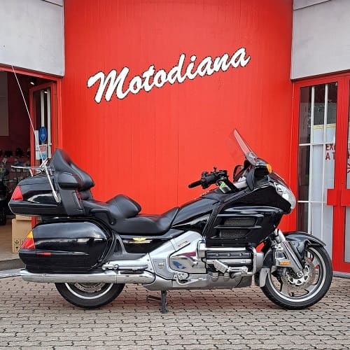 https://motodiana.com//public/uploads/Motos%20Usadas/Elementos_Graficos/16_10_RO_GL1800_PRETO/20250110_145437.jpg
