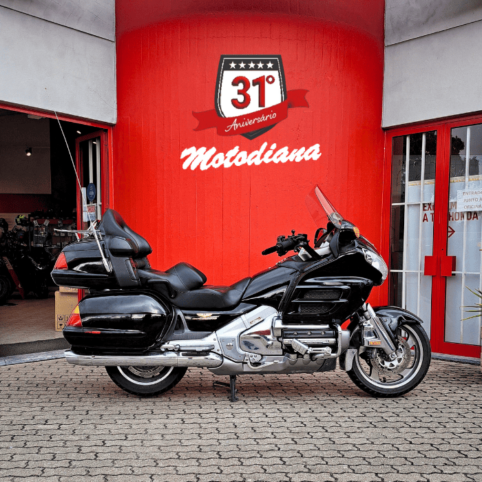 https://motodiana.com//public/uploads/Motos%20Usadas/Elementos_Graficos/16_10_RO_GL1800_PRETO/3.png