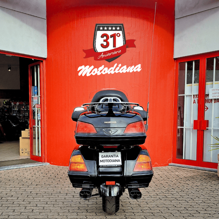 https://motodiana.com//public/uploads/Motos%20Usadas/Elementos_Graficos/16_10_RO_GL1800_PRETO/4.png