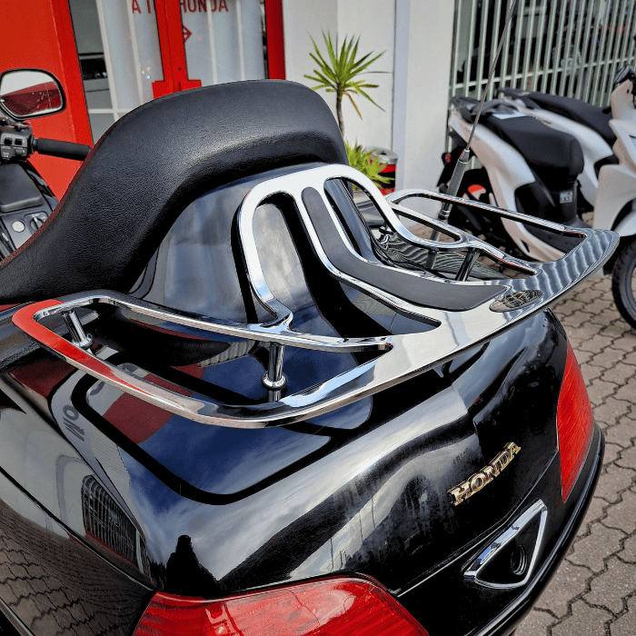 https://motodiana.com//public/uploads/Motos%20Usadas/Elementos_Graficos/16_10_RO_GL1800_PRETO/5.png