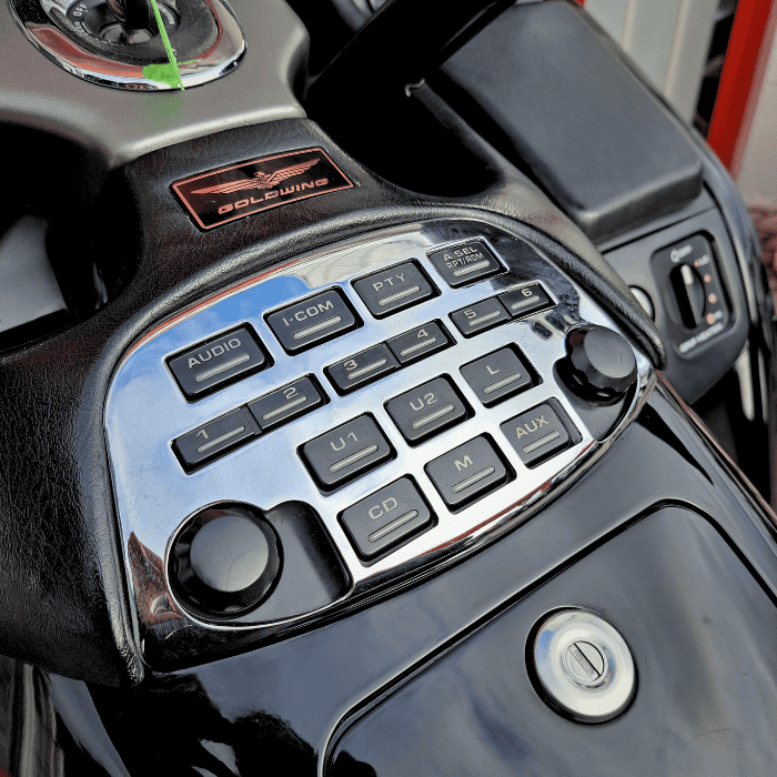 https://motodiana.com//public/uploads/Motos%20Usadas/Elementos_Graficos/16_10_RO_GL1800_PRETO/9.png
