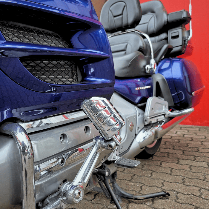 https://motodiana.com//public/uploads/Motos%20Usadas/Elementos_Graficos/17_17_IR_gl1800_azul/9.png