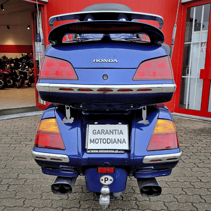 https://motodiana.com//public/uploads/Motos%20Usadas/Elementos_Graficos/17_17_IR_gl1800_azul/9_24.png