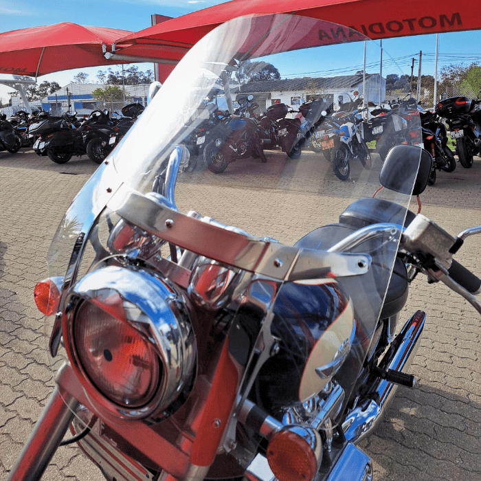https://motodiana.com//public/uploads/Motos%20Usadas/Elementos_Graficos/17_64_vn_f6c_valquiria/5.png