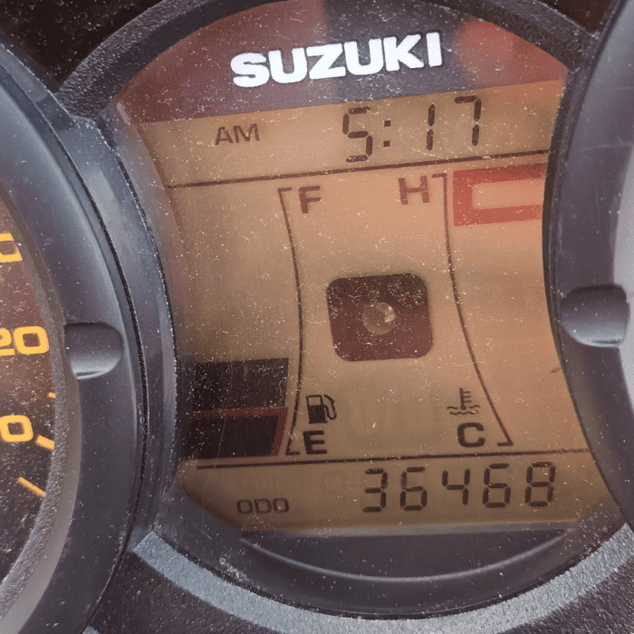 https://motodiana.com//public/uploads/Motos%20Usadas/Elementos_Graficos/34-UX-42%20SUZUKI%20V-STROM%20LARANJA/5.png