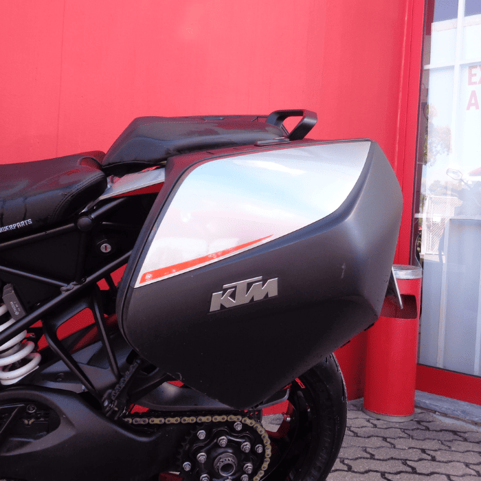 https://motodiana.com//public/uploads/Motos%20Usadas/Elementos_Graficos/36-SM-56%20KTM%20SUPERDUKE%201290/06.png