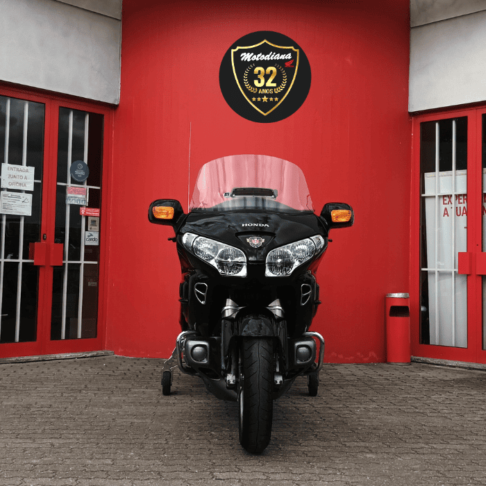https://motodiana.com//public/uploads/Motos%20Usadas/Elementos_Graficos/42-IP-84%20HONDA%20GL%201800%20Landing%20Train/02.png