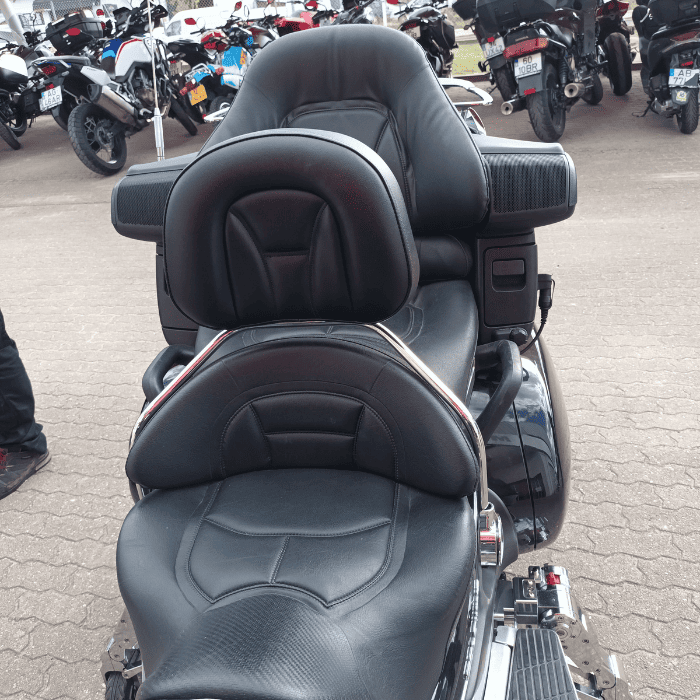 https://motodiana.com//public/uploads/Motos%20Usadas/Elementos_Graficos/42-IP-84%20HONDA%20GL%201800%20Landing%20Train/07.png