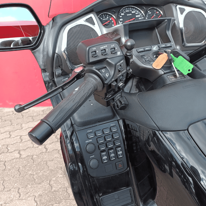 https://motodiana.com//public/uploads/Motos%20Usadas/Elementos_Graficos/42-IP-84%20HONDA%20GL1800/Design%20sem%20nome%20(11).png