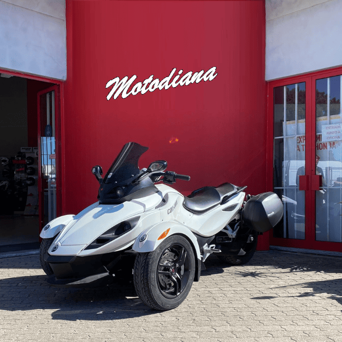 CAN-AM SPYDER BOMBARDIER