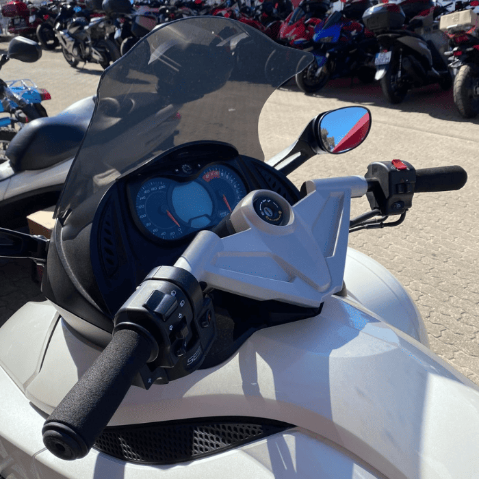 https://motodiana.com//public/uploads/Motos%20Usadas/Elementos_Graficos/59-LQ-14%20CAN-AN%20SPIDER/10.png