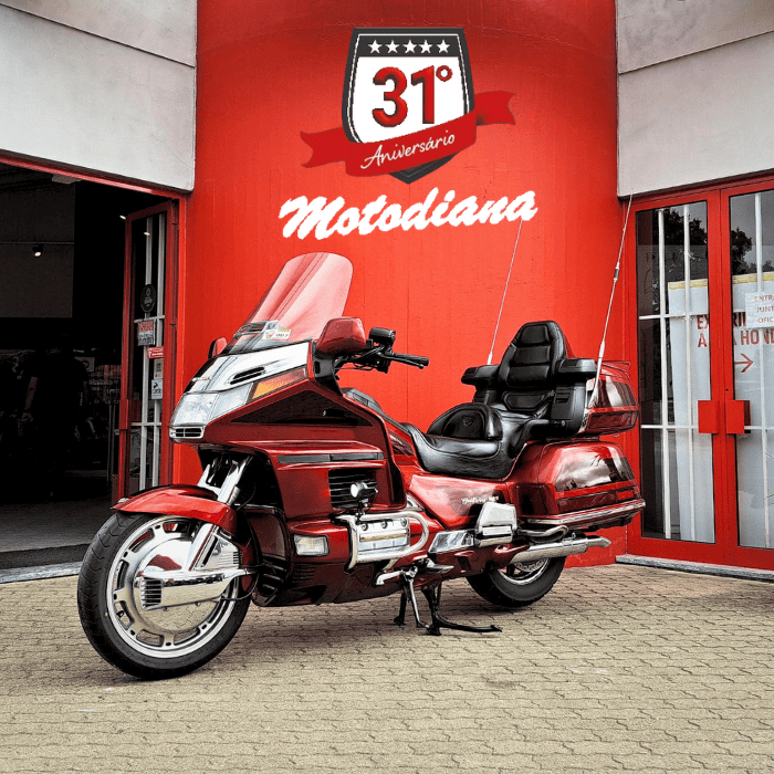 https://motodiana.com//public/uploads/Motos%20Usadas/Elementos_Graficos/68_24_IS_GL1500VERMELHA/1.png