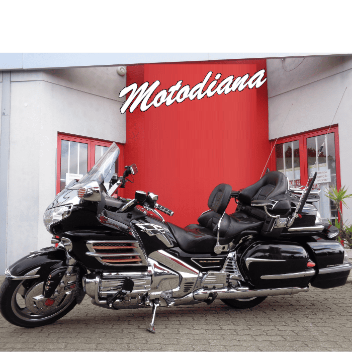 https://motodiana.com//public/uploads/Motos%20Usadas/Elementos_Graficos/75-33-ZR%20HONDA%20GL1800/01%20(1).png