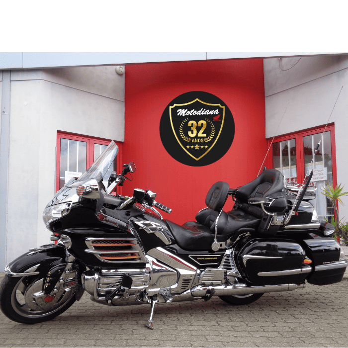 https://motodiana.com//public/uploads/Motos%20Usadas/Elementos_Graficos/75-33-ZR%20HONDA%20GL1800/01.png