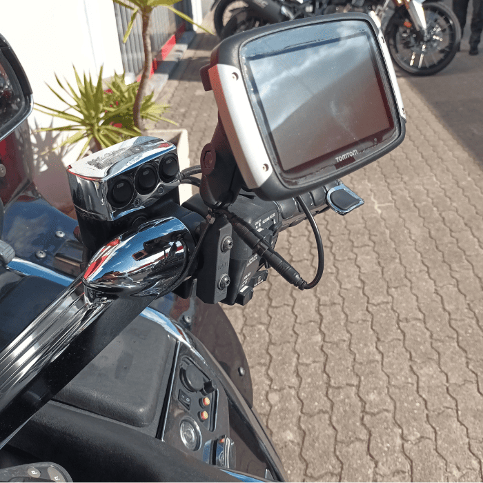 https://motodiana.com//public/uploads/Motos%20Usadas/Elementos_Graficos/75-33-ZR%20HONDA%20GL1800/07.png