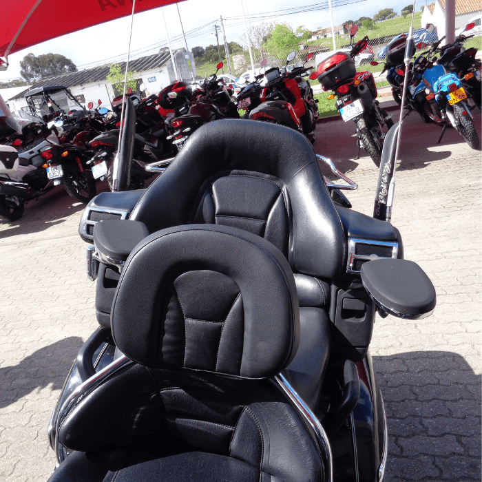 https://motodiana.com//public/uploads/Motos%20Usadas/Elementos_Graficos/75-33-ZR%20HONDA%20GL1800/15.png