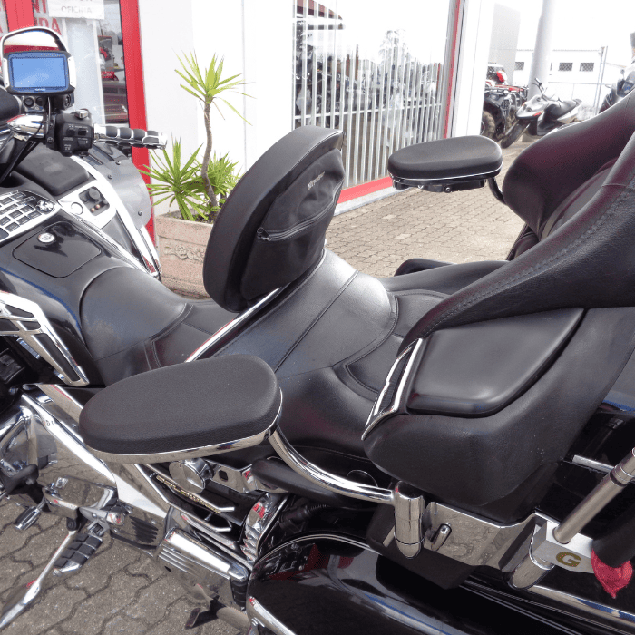 https://motodiana.com//public/uploads/Motos%20Usadas/Elementos_Graficos/75-33-ZR%20HONDA%20GL1800/16.png
