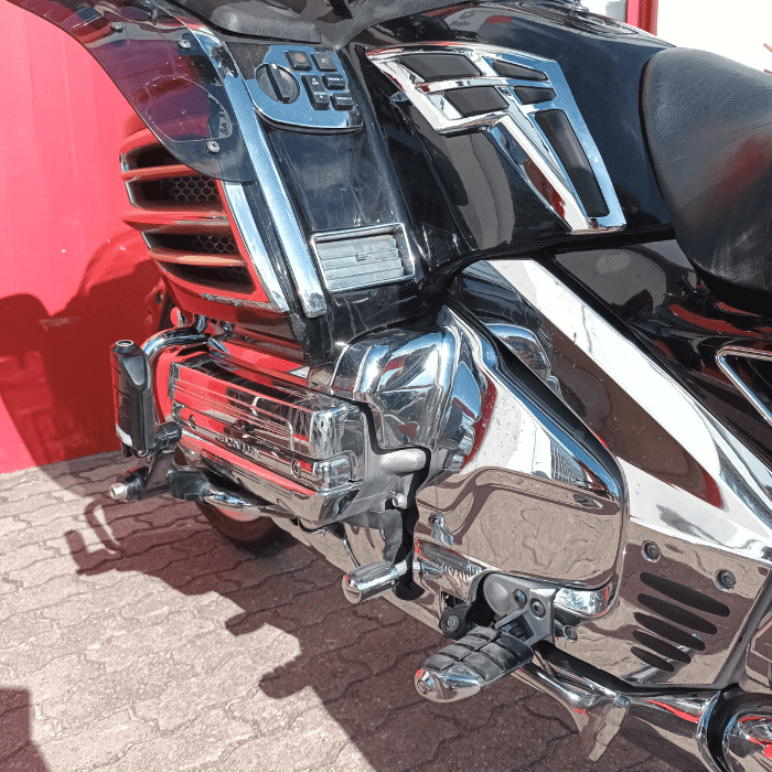 https://motodiana.com//public/uploads/Motos%20Usadas/Elementos_Graficos/75-33-ZR%20HONDA%20GL1800/17.png