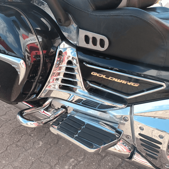 https://motodiana.com//public/uploads/Motos%20Usadas/Elementos_Graficos/75-33-ZR%20HONDA%20GL1800/20.png