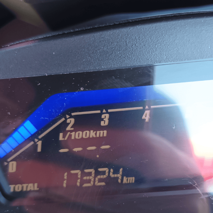 https://motodiana.com//public/uploads/Motos%20Usadas/Elementos_Graficos/84-ZT-99%20%20HONDA%20NC750X/05.png